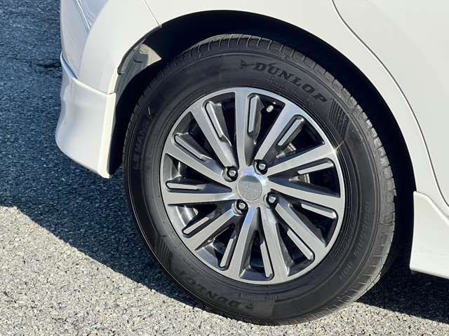 ���Ђ́A���q���܂̃j�[�Y�ɂ������o����悤�A�L�x�ȎԎ����葵���Ă���܂��B����芷���̍ۂ��A����A��낵�����肢�������܂��B