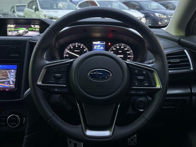 �y�����v�����X�e�A�����O�z�㎿�Ȋv���g�p���邱�ƂŁA��ɂ����������݂ƂĂ��^�]���₷���n���h���ł���