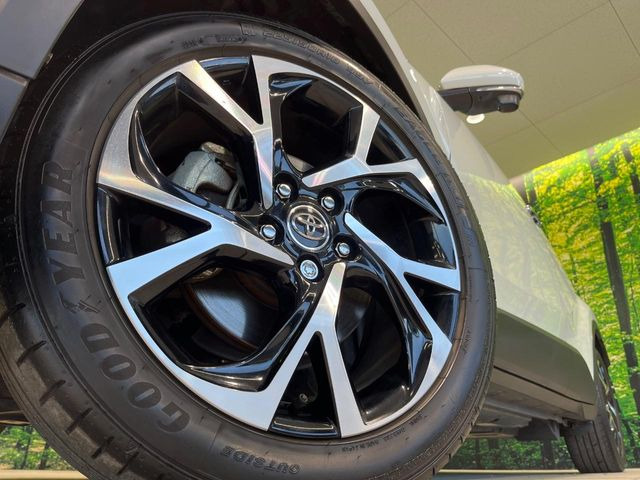 �y����18�C���`�A���~�z�C�[���z�O�ςɃ}�b�`���������A���~�z�C�[���𑕒����Ă���܂��B�e��ЊO�A���~�z�C�[����A�X�^�b�h���X�^�C�����戵�����Ă���܂��B���񂲑��k����������