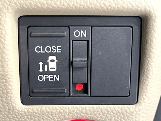 �y�p���[�X���C�h�h�A�z�X�}�[�g�L�[��^�]�Ȃ̃X�C�b�`�ŃX���C�h�h�A�̊J���\���d��������͂����ăh�A���J����K�v�������A���������q�l�ł��A�d���ו��������Ă��鎞�����N�ɊJ���߂ł��܂���