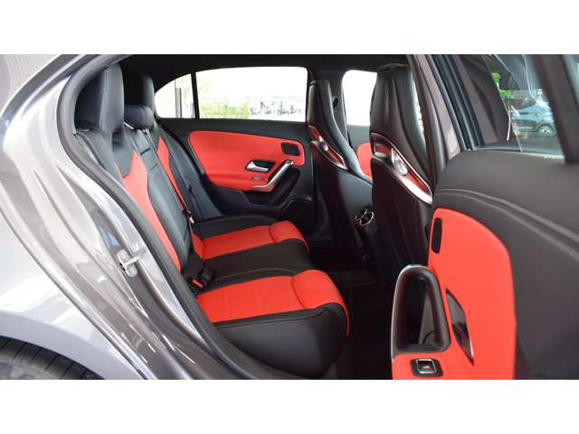 AクラスAMG A35 4マチック 4WD