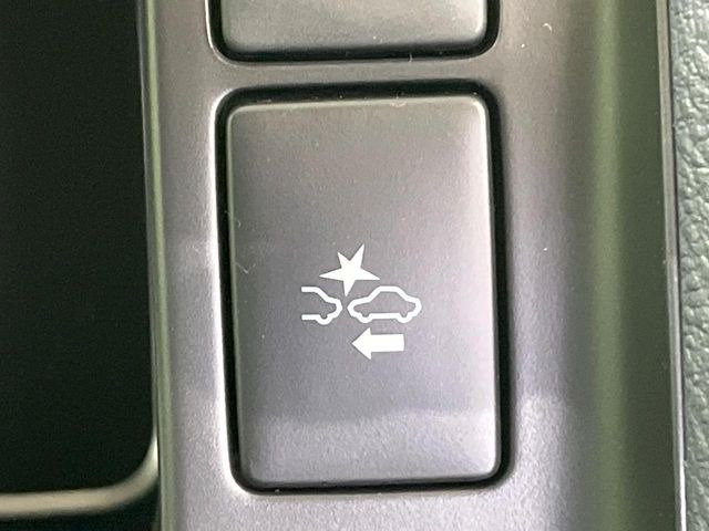 �y�g���^�Z�[�t�e�B�Z���X�z���s���ɑO���̎ԗ�����F�����A�Փ˂������Ȏ��͌x��ƃu���[�L�ŏՓˉ���Ɣ�Q�y�����A�V�X�g�B�����S�Ƀh���C�u�����y���݂��������܂��B