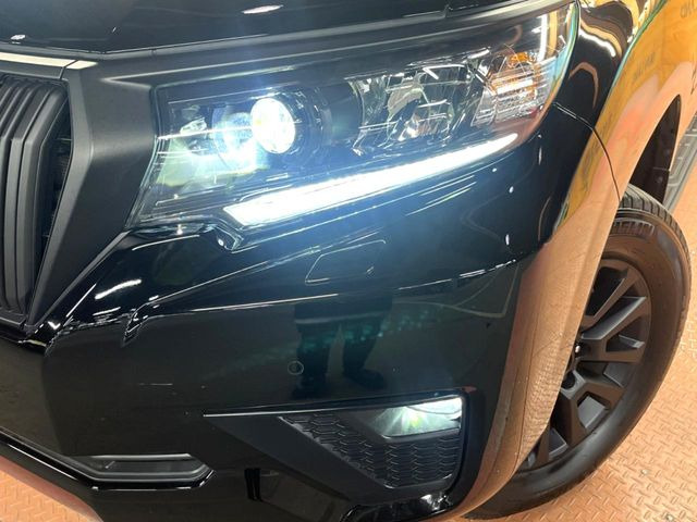 �yLED�w�b�h���C�g�z���V����ԑ��s�����ǍD�Ȏ��E���m�ۂ����S���ĉ^�]�ł��鍂�P�xLED�w�b�h���C�g�𑕔�!�_�����x�������A����d�͂��}�����Ă��܂��B