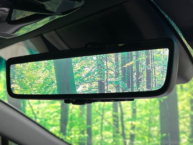 【デジタルインナーミラー】後席の大きな荷物や同乗者で後方が確認しづらい時でも安心!カメラが撮影した車両後方の映像をルームミラー内に表示。クリアな視界で状況の確認が可能です!