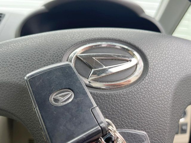 �y�L�[�t���[�V�X�e���z�J�o����|�P�b�g�ɓ��ꂽ�܂܂ł��h�A�̎{���E�������\�ȃX�}�[�g�L�[�𑕔��B�G���W���̃I���E�I�t�����J�M�����o���K�v����������Ƃ��Ă��֗��ł���