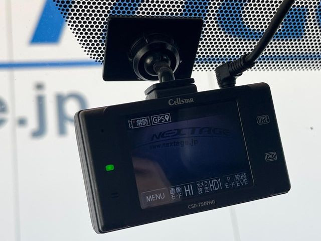 �y�h���C�u���R�[�_�[�z�h���C�u���R�[�_�[����!���s���͂������A������^�]�⎖�̂ɑ��������ہA�f���ŋL�^���A����̃��X�N�ɔ����܂��B���L�^�pSD�J�[�h�͂��q�l�����g�ł��������������K�v������܂��B