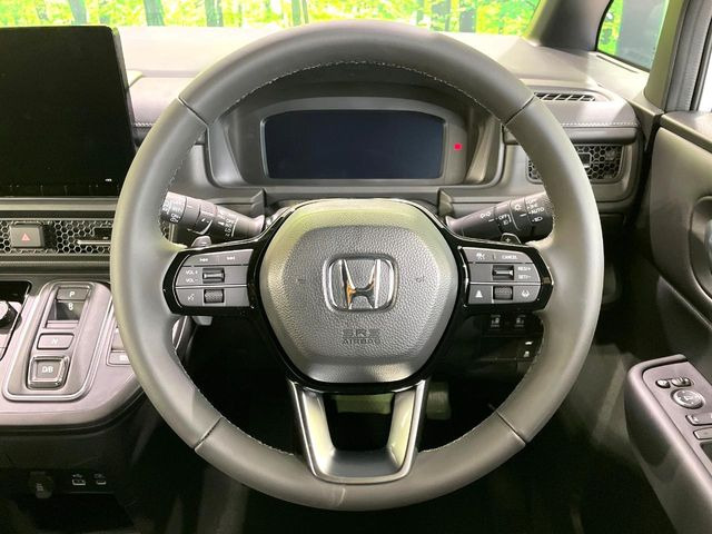 �y�����v�����X�e�A�����O�z�㎿�Ȋv���g�p���邱�ƂŁA��ɂ����������݂ƂĂ��^�]���₷���n���h���ł���