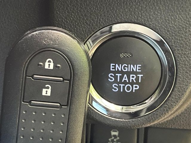 �y�L�[�t���[�V�X�e���z�J�o����|�P�b�g�ɓ��ꂽ�܂܂ł��h�A�̎{���E�������\�ȃX�}�[�g�L�[�𑕔��B�G���W���̃I���E�I�t�����J�M�����o���K�v����������Ƃ��Ă��֗��ł���