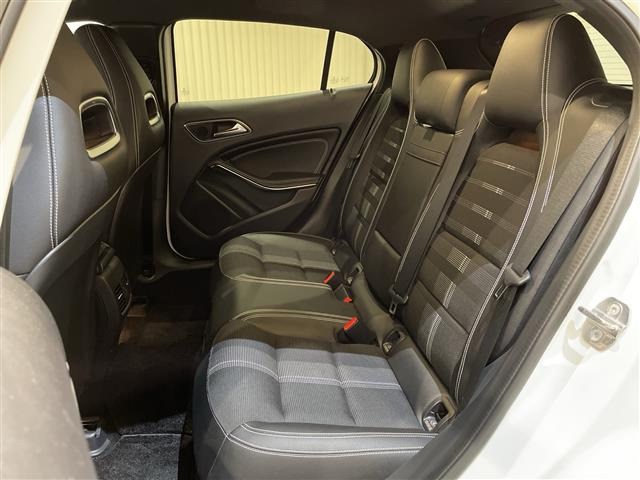 GLAクラスGLA220 4マチック オフロードエディション 4WD