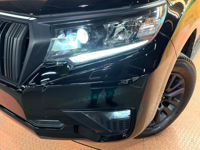 �yLED�w�b�h���C�g�z���V����ԑ��s�����ǍD�Ȏ��E���m�ۂ����S���ĉ^�]�ł��鍂�P�xLED�w�b�h���C�g�𑕔�!�_�����x�������A����d�͂��}�����Ă��܂��B