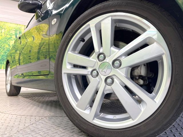 �y�����A���~�z�C�[���z�O�ςɃ}�b�`���������A���~�z�C�[���𑕒����Ă���܂��B�e��ЊO�A���~�z�C�[����A�X�^�b�h���X�^�C�����戵�����Ă���܂��B���񂲑��k����������