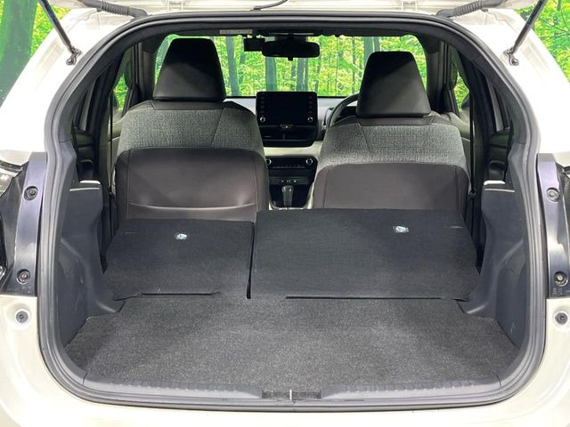 ���i�̂���������ʋ΁A���}���ɏ\���ȉ׎��X�y�[�X���m�ۂ��Ă���܂��B�Z�J���h�V�[�g��|���ƁA�傫�ȉו��̐ύڂ��\�ł���