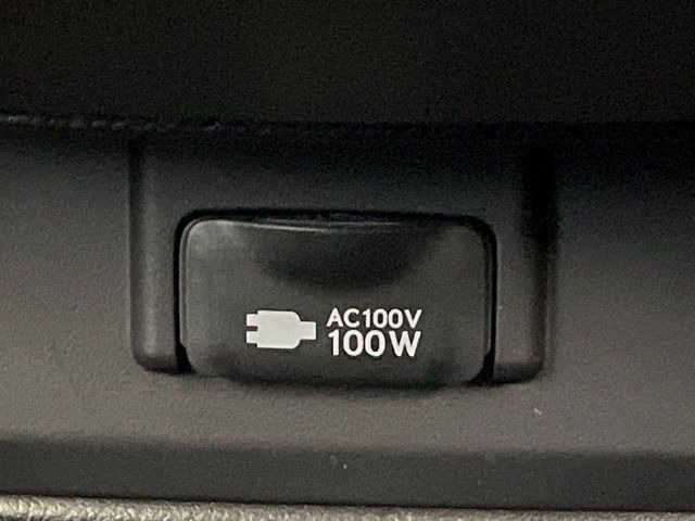 �y�A�N�Z�T���[�R���Z���g�z�L�����v��X�|�[�c�A�A�E�g�h�A�ł̃A�N�e�B�r�e�B�͂������A�ЊQ�E��d�̍ۂɏ����ɂ��Ȃ�AC100V�R���Z���g�𑕔���P�[�^�C��^�u���b�g�A�Q�[���@��̏[�d�ɂ���