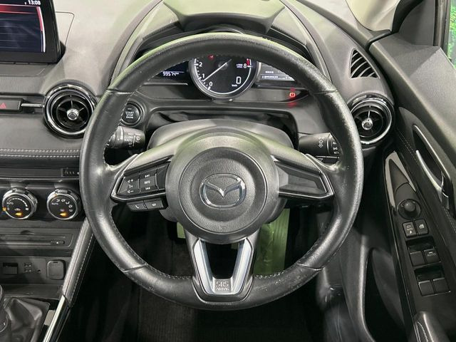 �y�����v�����X�e�A�����O�z�㎿�Ȋv���g�p���邱�ƂŁA��ɂ����������݂ƂĂ��^�]���₷���n���h���ł���