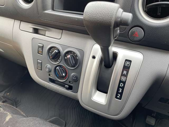 NV350キャラバンワゴン2.5 DX ロング 低床