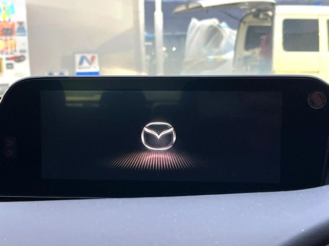 �y8.8�C���`�}�c�_�R�l�N�g�z�ԓ��̕��͋C�Ƀ}�b�`������^�̃f�B�X�v���C�B�X�}�z�ڑ��ł̃i�r�g�p��Bluetooth�Đ����A�l�X�ȋ@�\���y���߂܂��B�����I�ȃ_�C�������삪�\�ŁA�g��������ǍD�ł��B