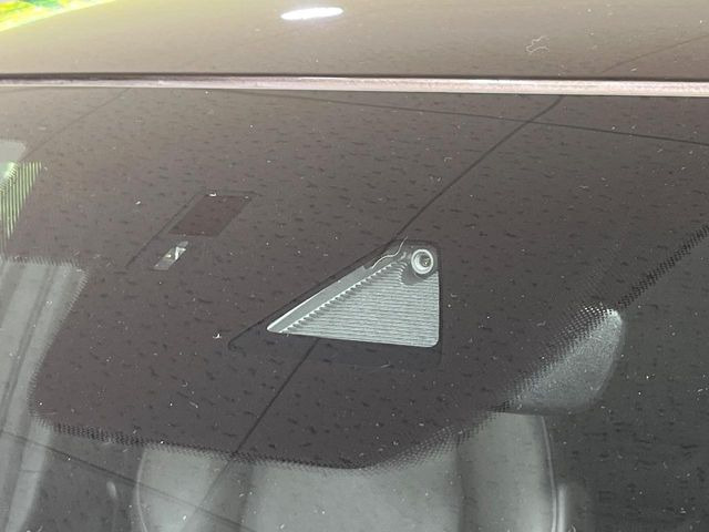 �y�X�}�[�g�V�e�B�u���[�L�T�|�[�g�z�ᑬ���s���ɑO���̎ԗ�����F�����A�Փ˂������Ȏ��͌x��ƃu���[�L�ŏՓˉ���Ɣ�Q�y�����A�V�X�g�B�����S�Ƀh���C�u�����y���݂��������܂��B