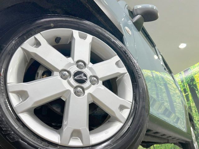 �y����15�C���`�A���~�z�C�[���z�O�ςɃ}�b�`���������A���~�z�C�[���𑕒����Ă���܂��B�e��ЊO�A���~�z�C�[����A�X�^�b�h���X�^�C�����戵�����Ă���܂��B���񂲑��k����������