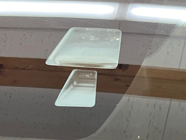 �y�X�}�[�g�u���[�L�T�|�[�g�z���s���ɑO���̎ԗ�����F�����A�Փ˂������Ȏ��͌x��ƃu���[�L�ŏՓˉ���Ɣ�Q�y�����A�V�X�g�B�����S�Ƀh���C�u�����y���݂��������܂��B