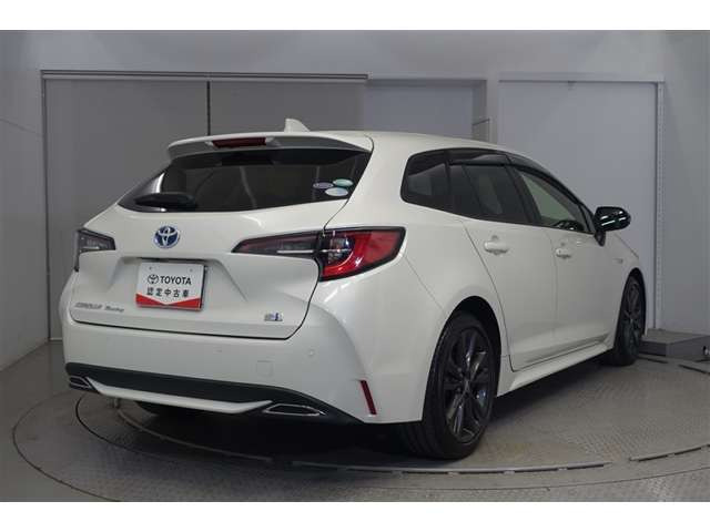 カローラツーリング1.8 ハイブリッド W×B