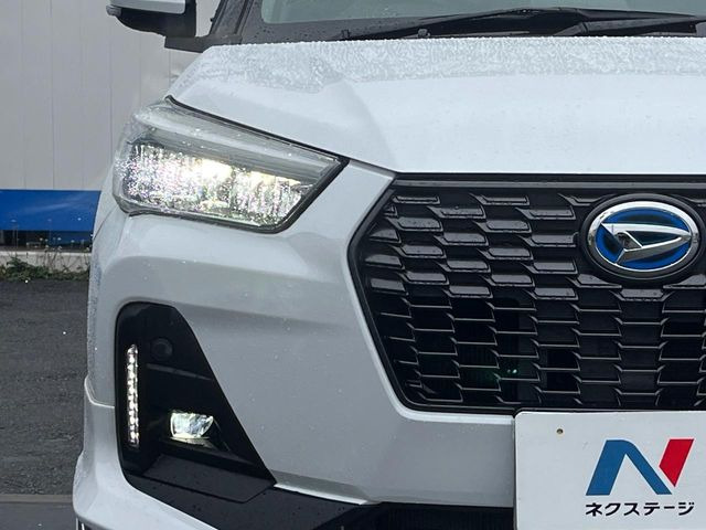 �yLED�w�b�h���C�g�z���V����ԑ��s�����ǍD�Ȏ��E���m�ۂ����S���ĉ^�]�ł��鍂�P�xLED�w�b�h���C�g�𑕔�!�_�����x�������A����d�͂��}�����Ă��܂��B