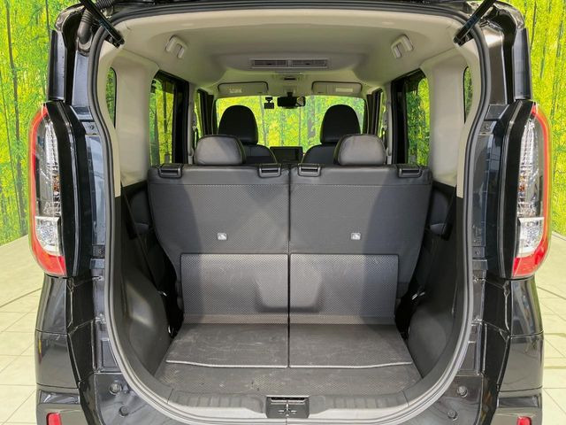 ���i�̂���������ʋ΁A���}���ɏ\���ȉ׎��X�y�[�X���m�ۂ��Ă���܂��B�Z�J���h�V�[�g��|���ƁA�傫�ȉו��̐ύڂ��\�ł���