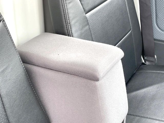 �y�A�[�����X�g�z�^�]���̐g�̂̕��S���y�����Ă����A�[�����X�g�𑕔���