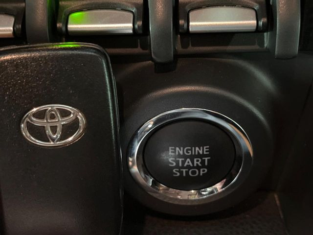 �y�X�}�[�g�L�[�z�J�o����|�P�b�g�ɓ��ꂽ�܂܂ł��h�A�̎{���E�������\�ȃX�}�[�g�L�[�𑕔��B�G���W���̃I���E�I�t�����J�M�����o���K�v����������Ƃ��Ă��֗��ł���