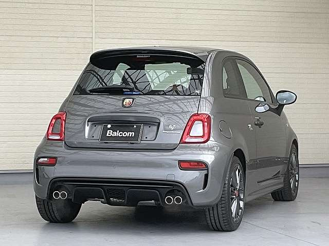 アバルト695ペッレ