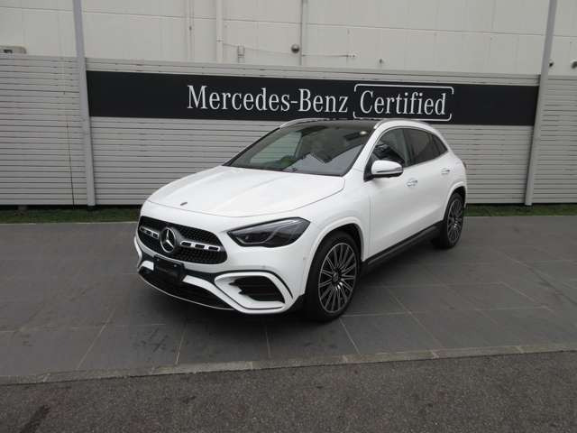 GLAクラスGLA200d 4マチック AMGラインパッケージ 4WD