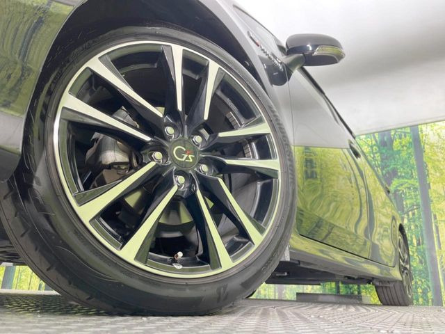 【純正アルミホイール】外観にマッチした純正アルミホイールを装着しております。各種社外アルミホイールや、スタッドレスタイヤも取扱いしております。是非ご相談ください♪