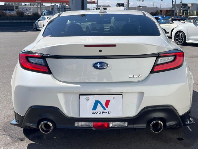 安心の最長10年・走行無制限保証(有償)をご用意。保証内容も充実はもちろん、無料点検&オイル交換や、年中無休の全国・24時間ロードサービスも付帯されておりますのでご安心下さい。