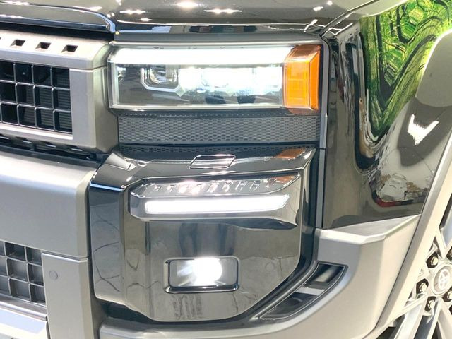 �y�O��LED�w�b�h���C�g�z�X�^�C���b�V���Ȍ����ڂ̎O��LED�w�b�h���C�g�𑕔���X�^�C�������łȂ��A��Ԃ̑��s�����E�ǍD�ň��S���Ă���肢�������܂��B