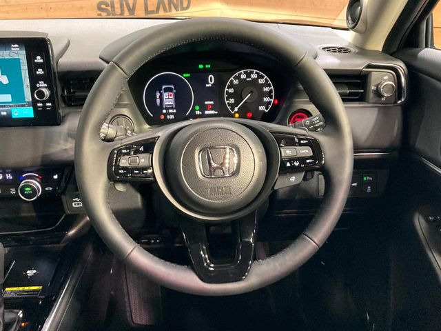 �y�����v�����X�e�A�����O�z�㎿�Ȋv���g�p���邱�ƂŁA��ɂ����������݂ƂĂ��^�]���₷���n���h���ł���