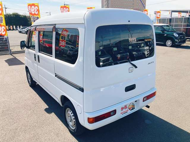 ���X�ł͌y�����Ԃ��畁�ʎԂ܂ŕ��L���I�[�����[�J�[�̎Ԏ�E�F�E�O���[�h��L�x�ɑ����Ă���܂��B