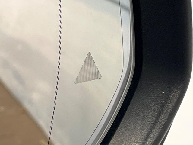 ���u���C���h�A�V�X�g�Z���T�[:���p����̎Ԃ����m���A�h���C�o�[���Ԑ��ύX���s���ۂɁA�x�����Ƌ��ɒ��ӂ𑣂��Ă������S�x���@�\�ł�!