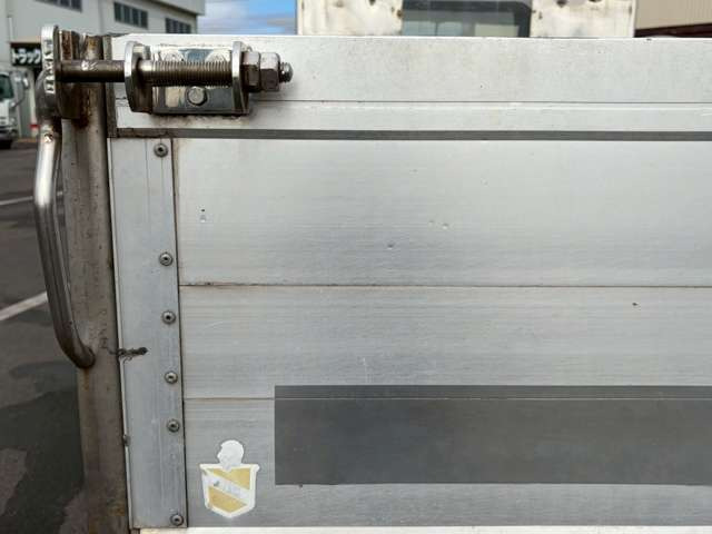 ��葽���̍݌Ɏԗ����f�ڒv���Ă���܂�!