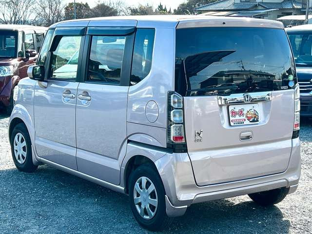 ���X�ł͌y�����Ԃ��畁�ʎԂ܂ŕ��L���I�[�����[�J�[�̎Ԏ�E�F�E�O���[�h��L�x�ɑ����Ă���܂��B