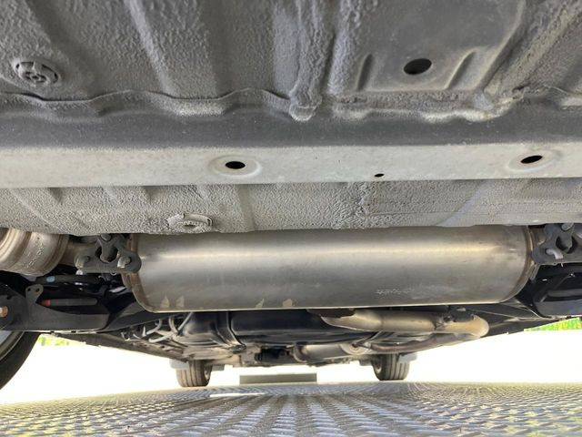 ��D�]�𒸂��Ă���܂��{�f�B�̒e�X�v���b�V���R�[�g���D�]��t���B�ʏ�̃K���X�R�[�g�ƈقȂ�A�ϋv�N��6�N�̖��@���K���X�R�[�e�B���O���A�{�f�B���L���C�ȏ�Ԃɕۂ��Ă���܂��B