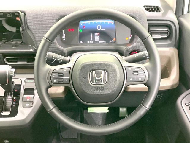 �y�����v�����X�e�A�����O�z�㎿�Ȋv���g�p���邱�ƂŁA��ɂ����������݂ƂĂ��^�]���₷���n���h���ł���