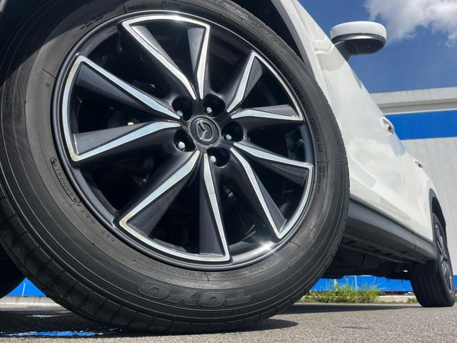 �y�����A���~�z�C�[���z�O�ςɃ}�b�`���������A���~�z�C�[���𑕒����Ă���܂��B�e��ЊO�A���~�z�C�[����A�X�^�b�h���X�^�C�����戵�����Ă���܂��B���񂲑��k����������