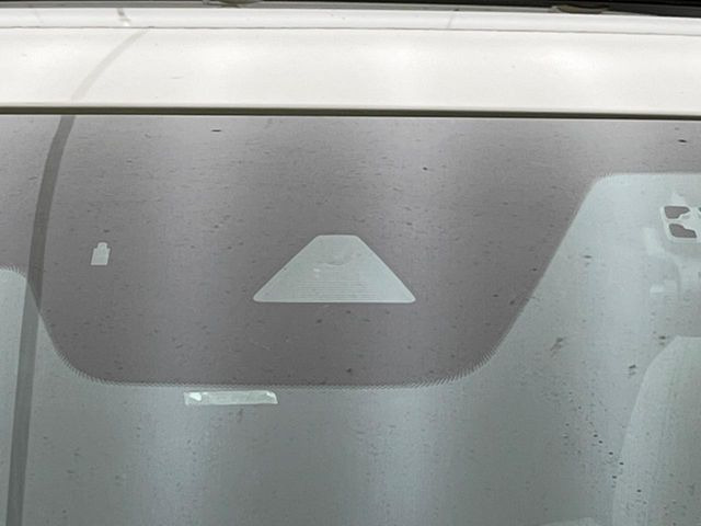 �y�X�}�[�g�u���[�L�T�|�[�g�z���s���ɑO���̎ԗ�����F�����A�Փ˂������Ȏ��͌x��ƃu���[�L�ŏՓˉ���Ɣ�Q�y�����A�V�X�g�B�����S�Ƀh���C�u�����y���݂��������܂��B