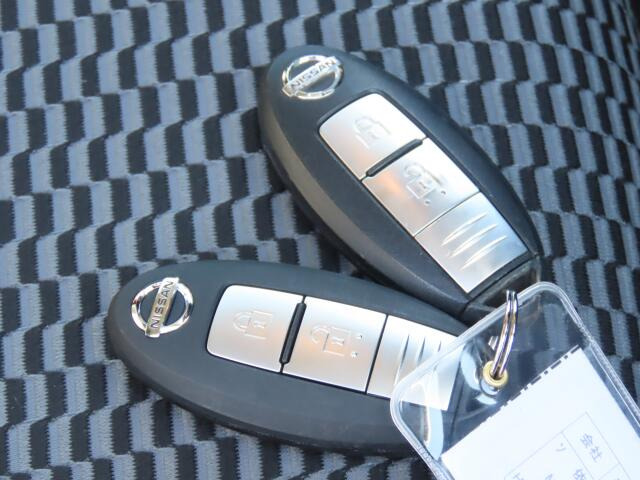 �L�[���|�P�b�g�ɓ��ꂽ�܂܂ł��G���W��ON/OFF�A�h�A�{��/�J���\���֗��ȃX�}�[�g�L�[�t�ł���