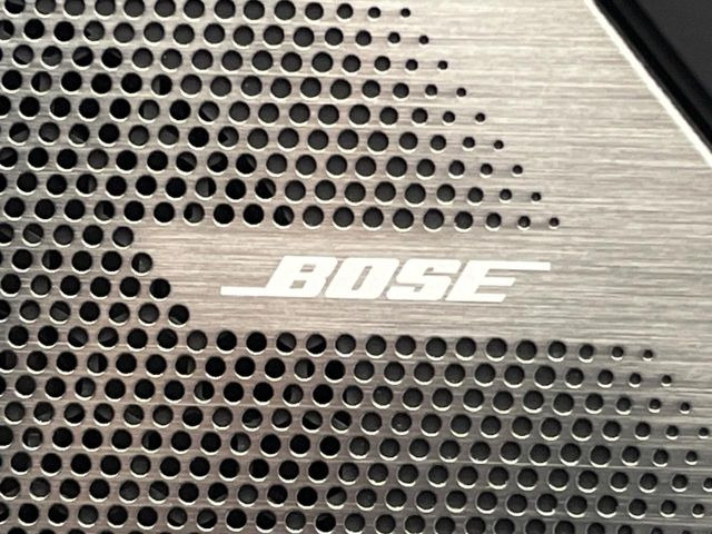 �yBOSE�T�E���h�V�X�e���z���x�ȃ`���[�j���O�\�͂����ڂ���Ă���A�������ȉ��y�����y���݂��������܂���