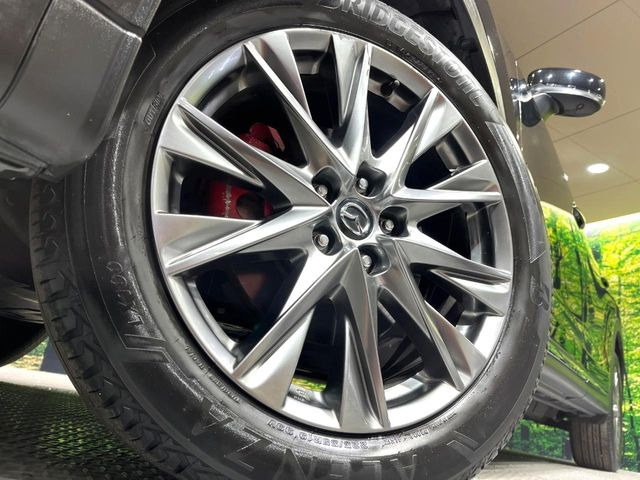 �y����19�C���`�A���~�z�C�[���z�O�ςɃ}�b�`���������A���~�z�C�[���𑕒����Ă���܂��B�e��ЊO�A���~�z�C�[����A�X�^�b�h���X�^�C�����戵�����Ă���܂��B���񂲑��k����������