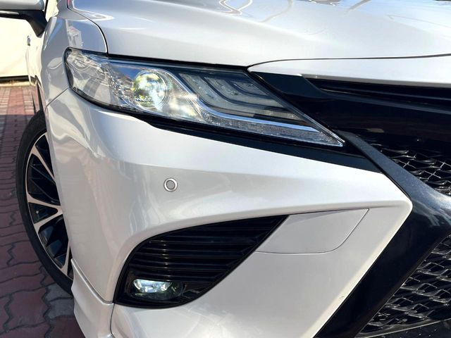 �yLED�w�b�h���C�g�z���V����ԑ��s�����ǍD�Ȏ��E���m�ۂ����S���ĉ^�]�ł��鍂�P�xLED�w�b�h���C�g�𑕔�!�_�����x�������A����d�͂��}�����Ă��܂��B