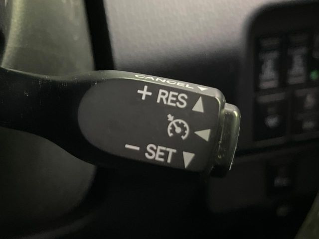 �y�N���[�Y�R���g���[���z�������H�����N���N���s�B�A�N�Z���𗣂��Ă���葬�x�ő��s���ł��A�������^�]���̕��S���y��!�����E�������ȒP�ȃX�C�b�`����Œ����ł��܂��B