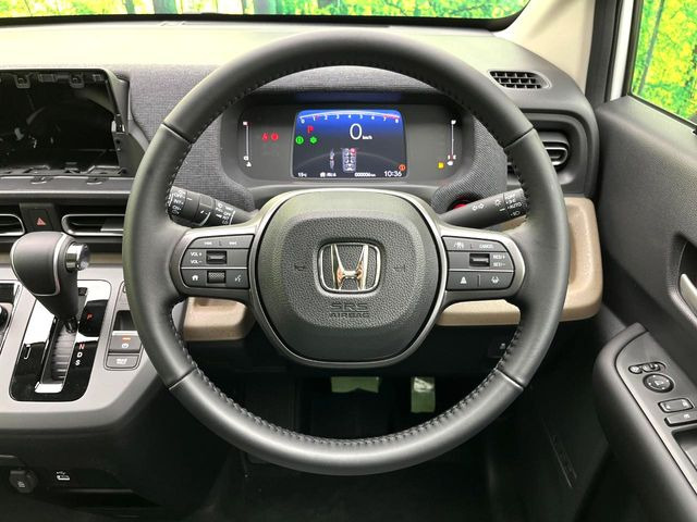 �y�����v�����X�e�A�����O�z�㎿�Ȋv���g�p���邱�ƂŁA��ɂ����������݂ƂĂ��^�]���₷���n���h���ł���