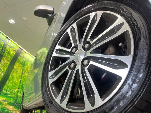 �y����15�C���`�A���~�z�C�[���z�O�ςɃ}�b�`���������A���~�z�C�[���𑕒����Ă���܂��B�e��ЊO�A���~�z�C�[����A�X�^�b�h���X�^�C�����戵�����Ă���܂��B���񂲑��k����������