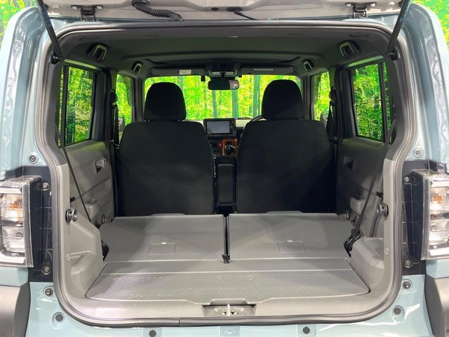 ���i�̂���������ʋ΁A���}���ɏ\���ȉ׎��X�y�[�X���m�ۂ��Ă���܂��B�Z�J���h�V�[�g��|���ƁA�傫�ȉו��̐ύڂ��\�ł���